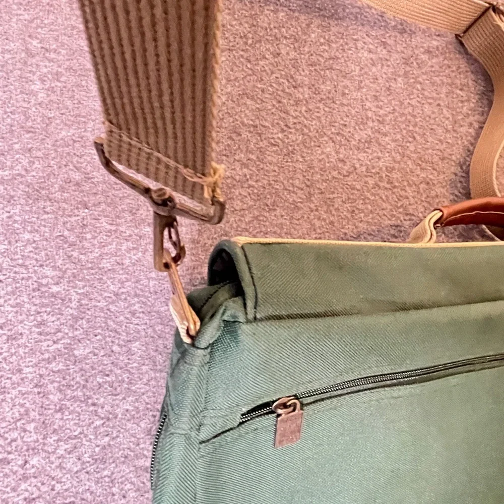 NW Messenger Bag Ernst Young Tax Conference Y2K Big Four Swag Corporate Finance